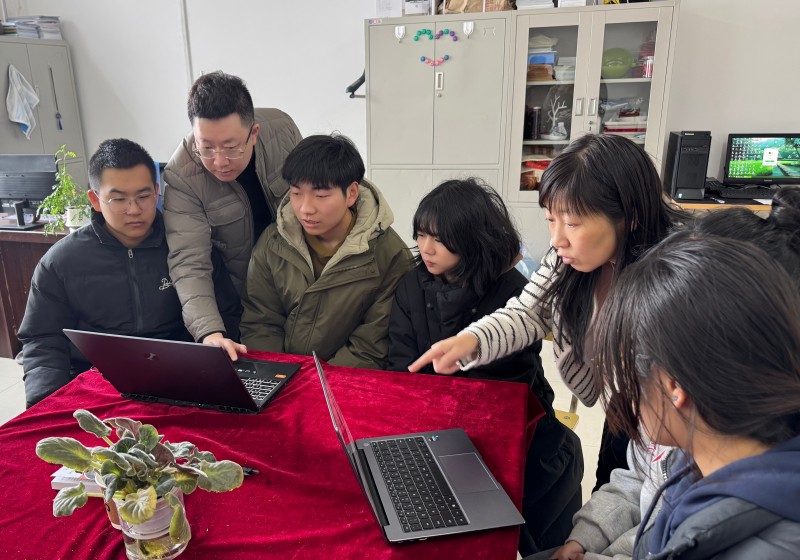 可亮指导_副本.jpg